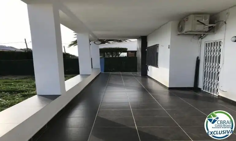 Terrassa de Casa o xalet en venda en Roses amb Aire condicionat, Calefacció i Jardí privat