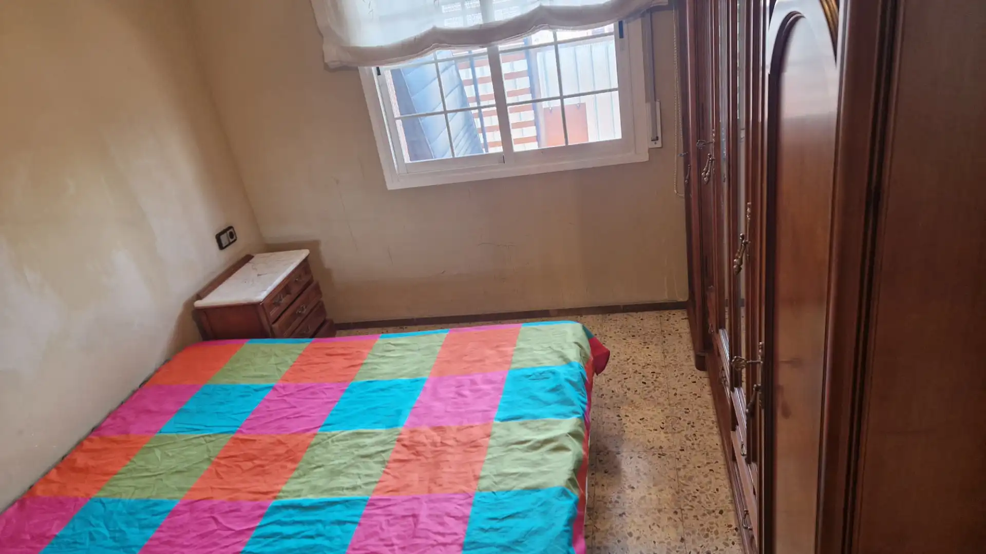Schlafzimmer von Dachboden zum Verkauf in Santa Coloma de Gramenet mit Klimaanlage, Heizung und Terrasse