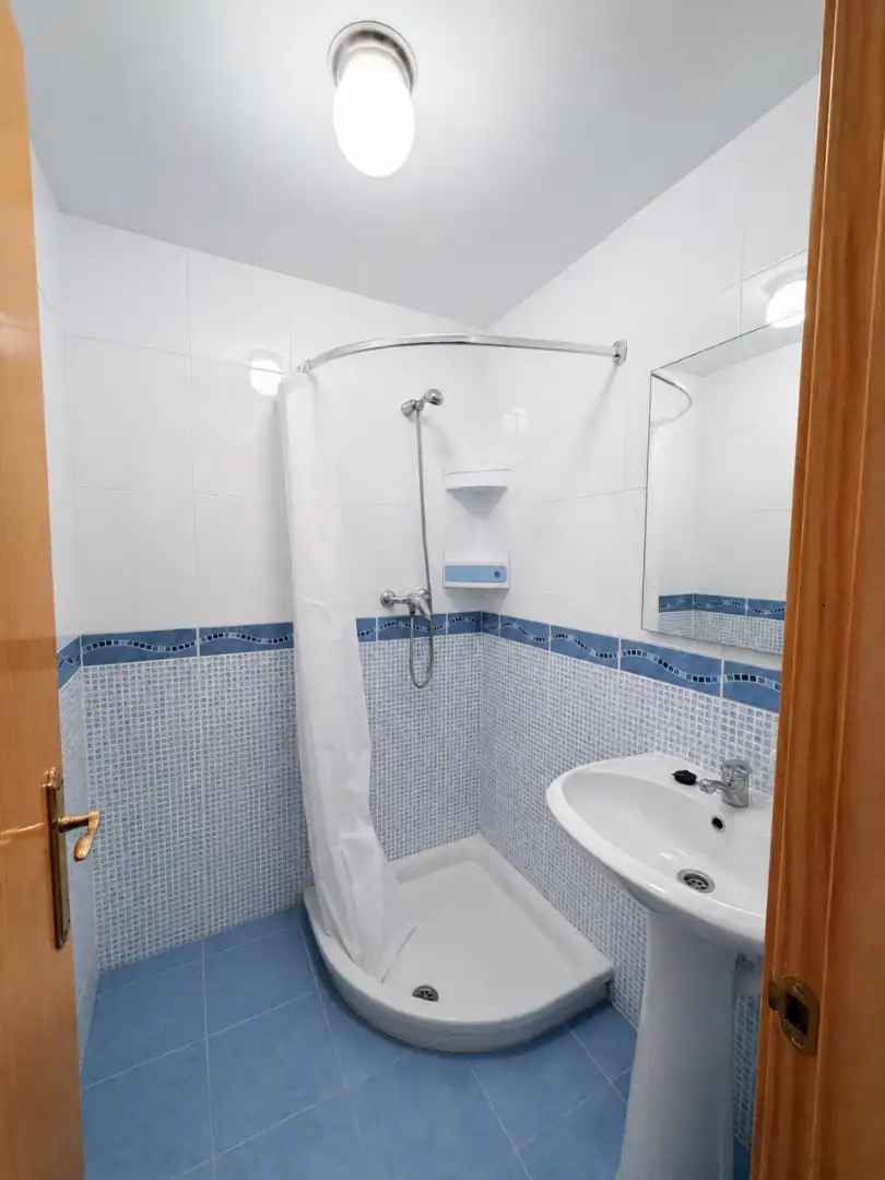 Bany de Apartament de lloguer en Moncofa amb Aire condicionat, Calefacció i Terrassa