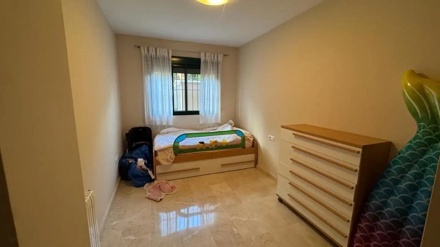 Habitación de Planta baja de alquiler en Paterna con Aire acondicionado, Terraza y Amueblado