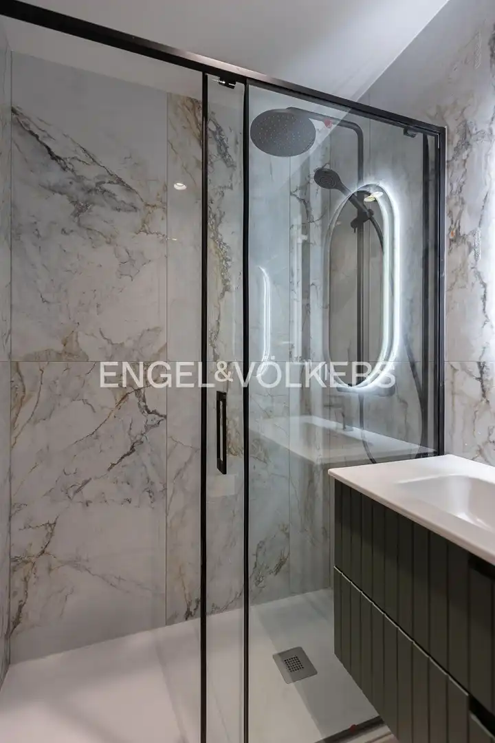 Bathroom of Flat for rent in Madrid  with Heating