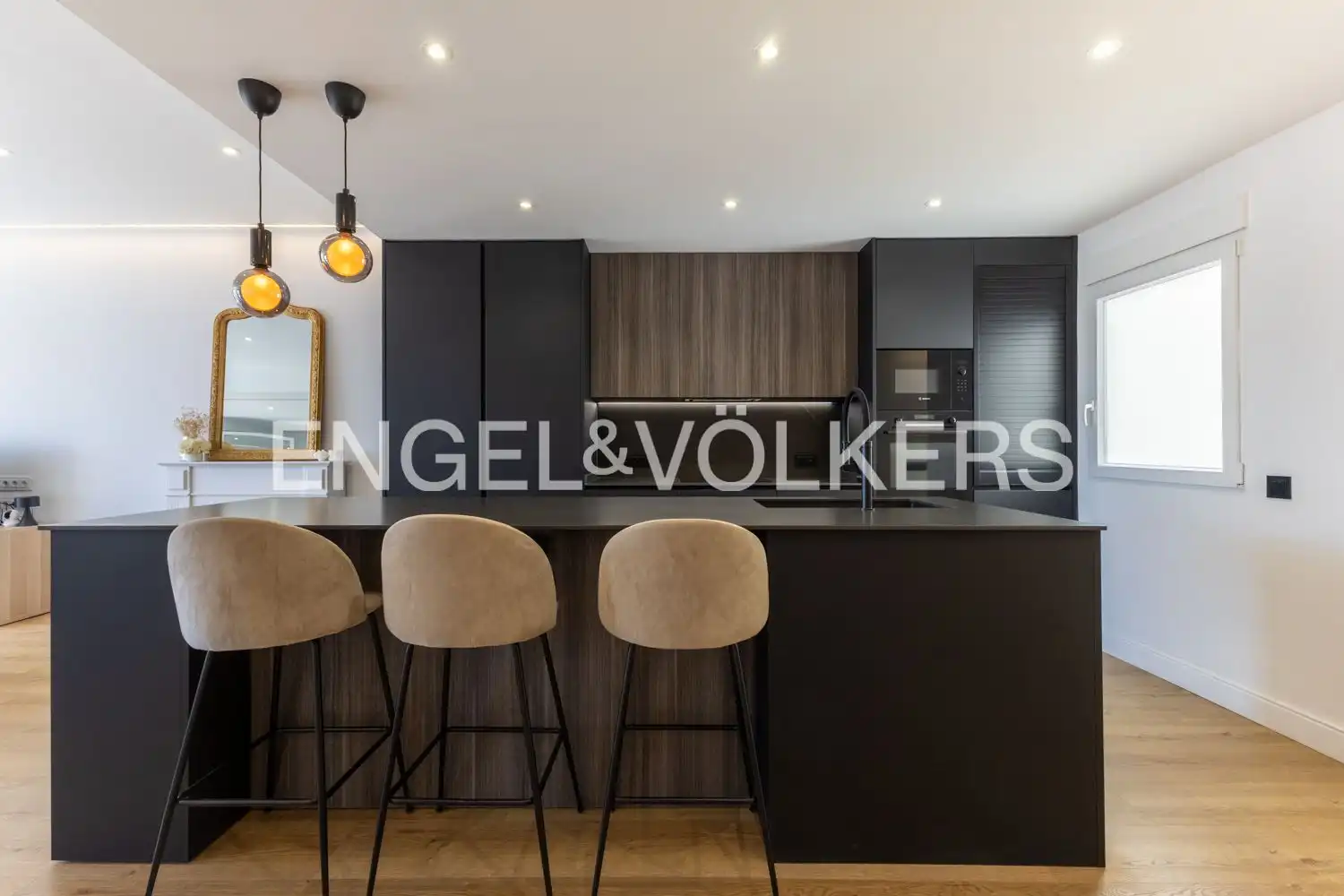 Kitchen of Flat for sale in Valencia  with Air Conditioner, Heating and Balcony