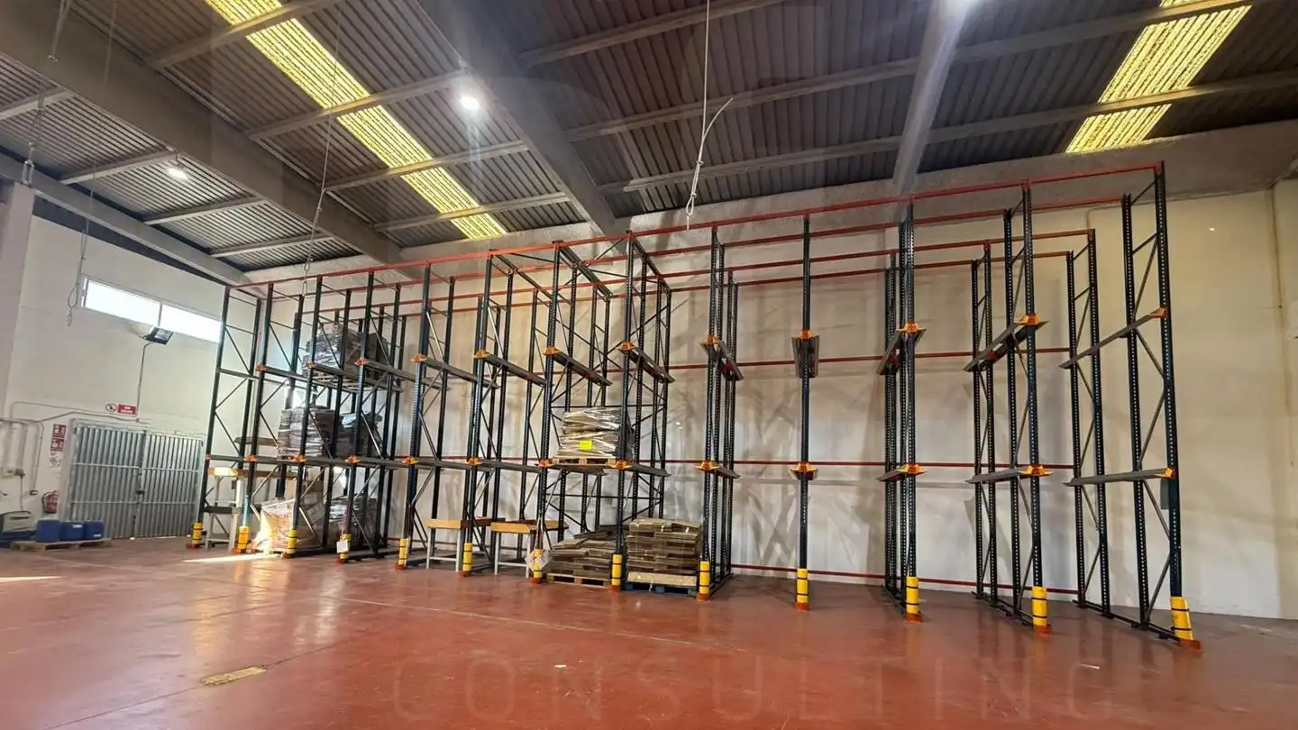 Nave industrial de alquiler en Cheste, Valencia