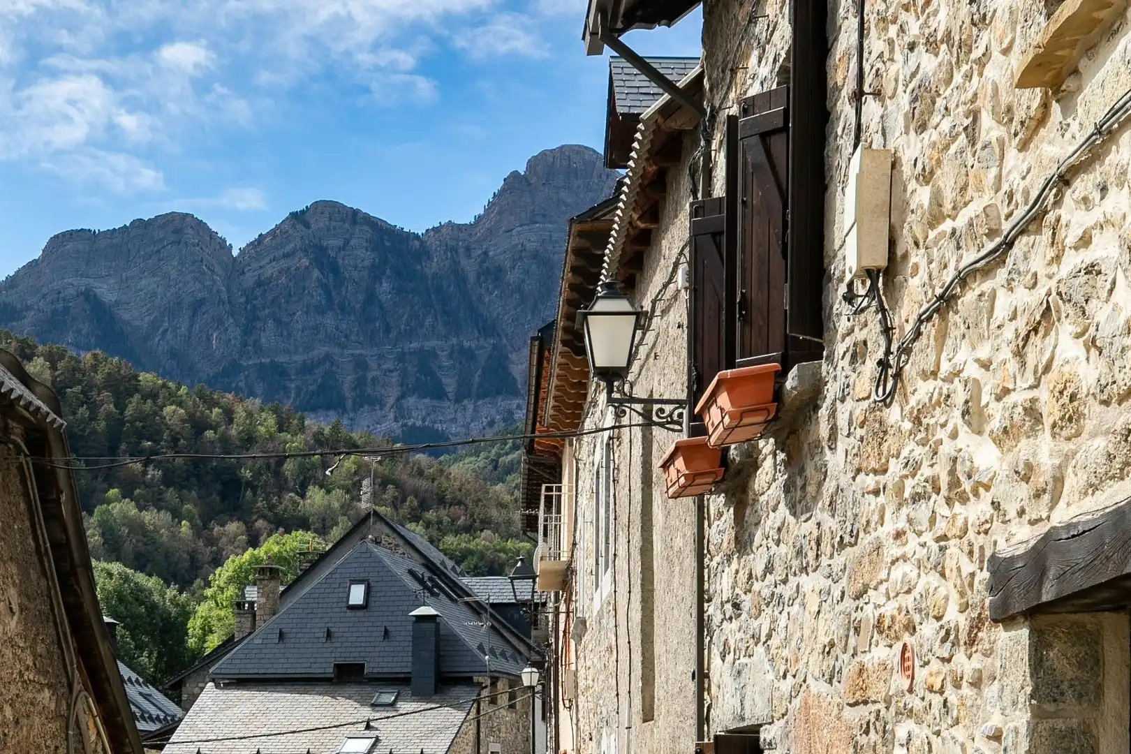 Exterior view of Houses for sale in Biescas, Huesca