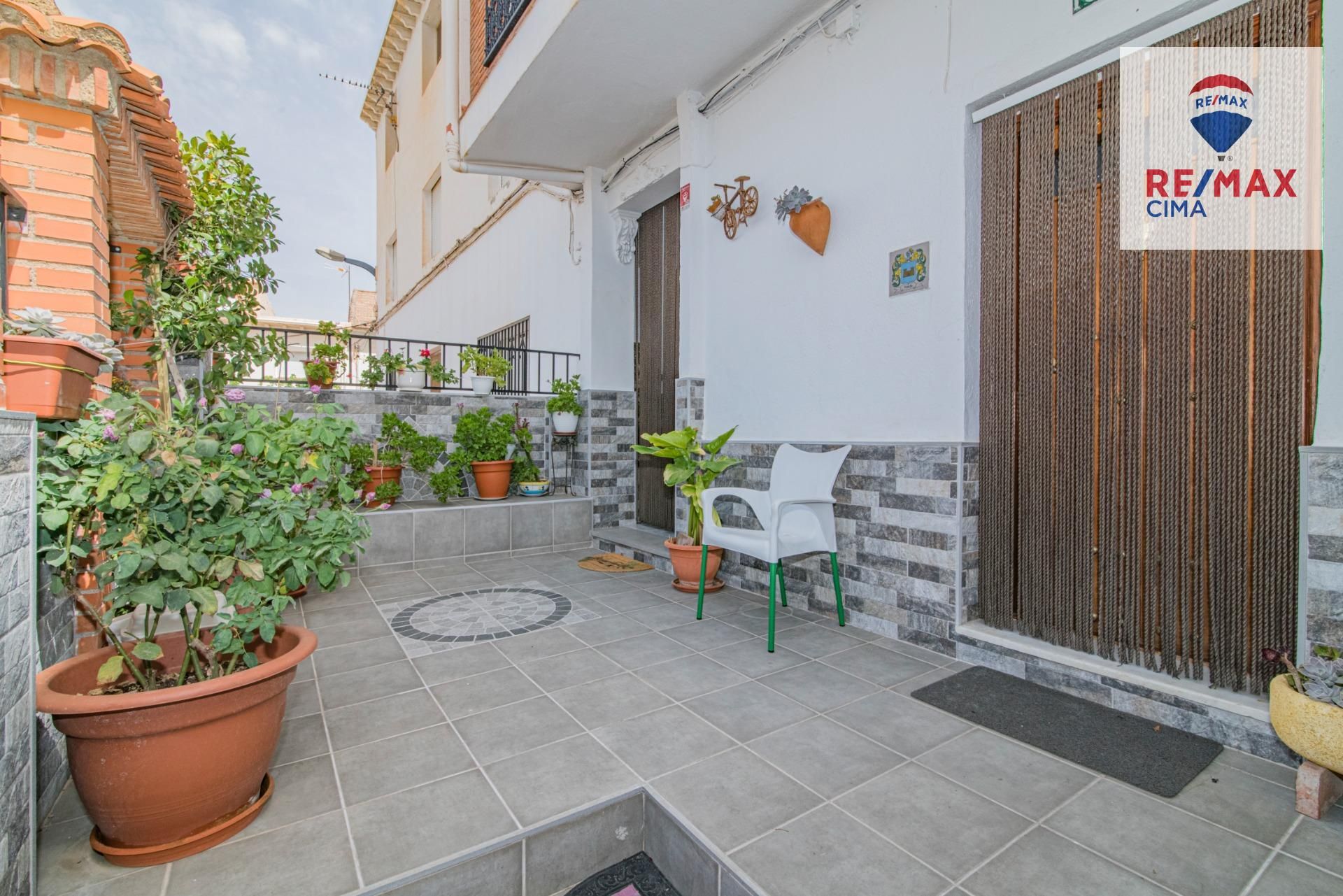 Vista exterior de Casa o xalet en venda en Lecrín amb Aire condicionat, Calefacció i Jardí privat