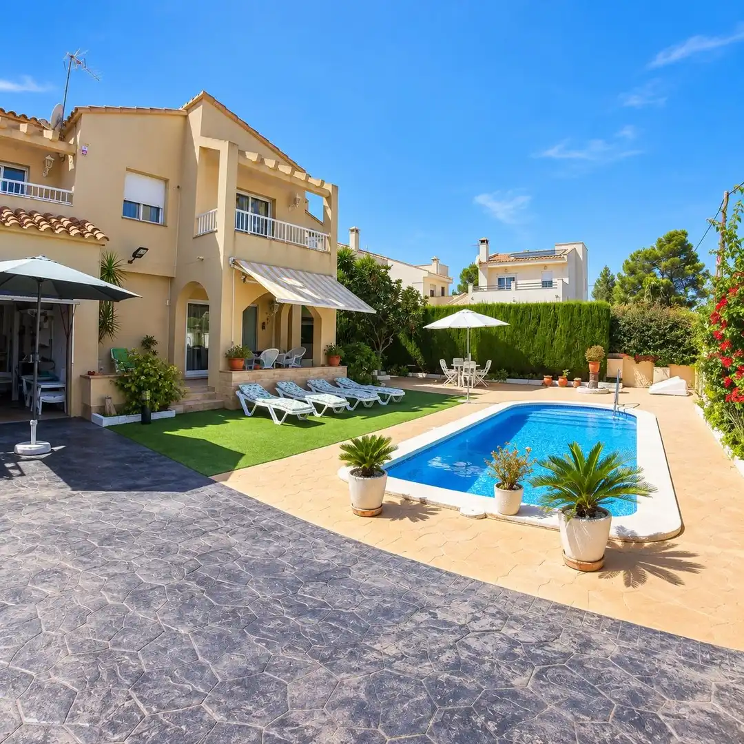 Villa avec piscine à vendre à Les Tres Cales