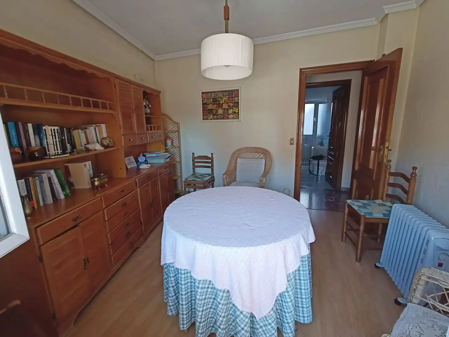 Menjador de Pis en venda en Íscar amb Calefacció, Parquet i Terrassa