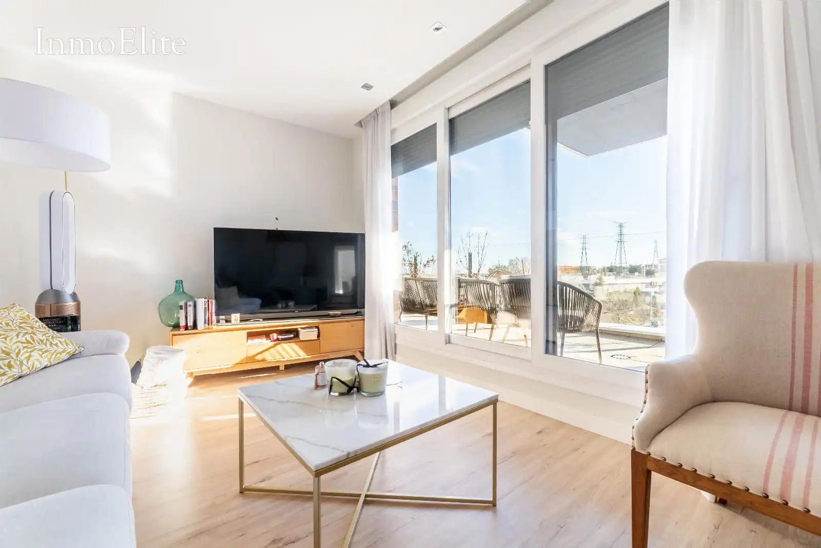 Wohnzimmer von Dachboden zum Verkauf in Majadahonda mit Klimaanlage, Heizung und Parkett