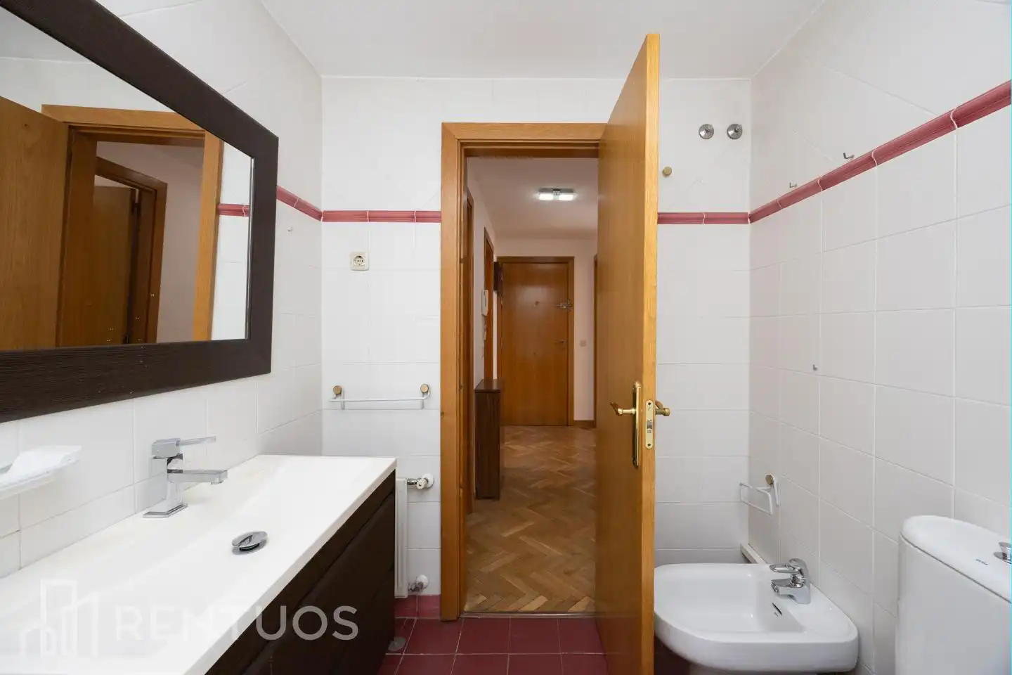 Bathroom of Flat for rent in Madrid  with Air Conditioner, Heating and Parquet flooring