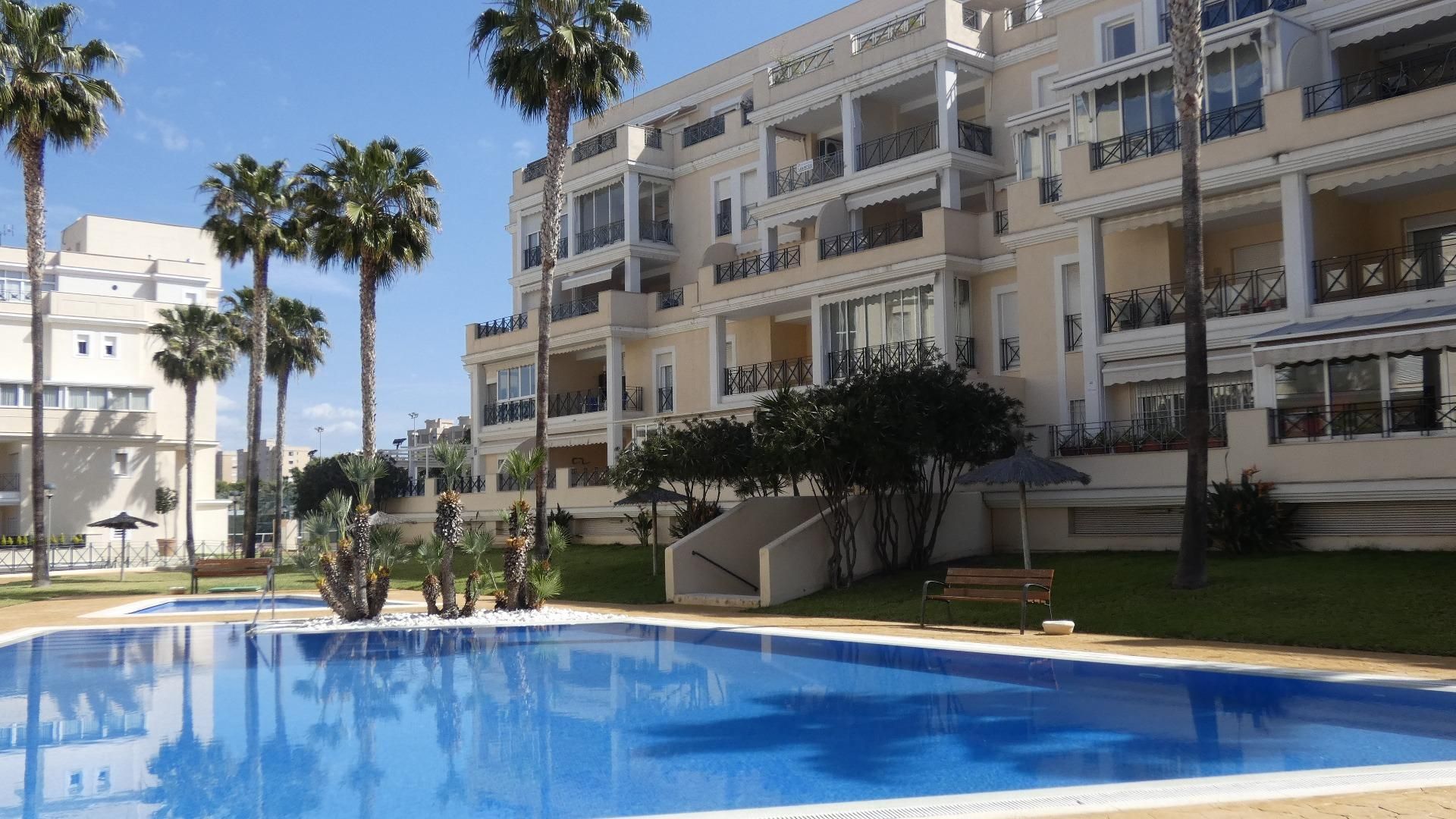 Apartament de lloguer a Calle del Escultor José Gutiérrez, Alicante Golf, Playa de San Juan - El Cabo de las Huertas