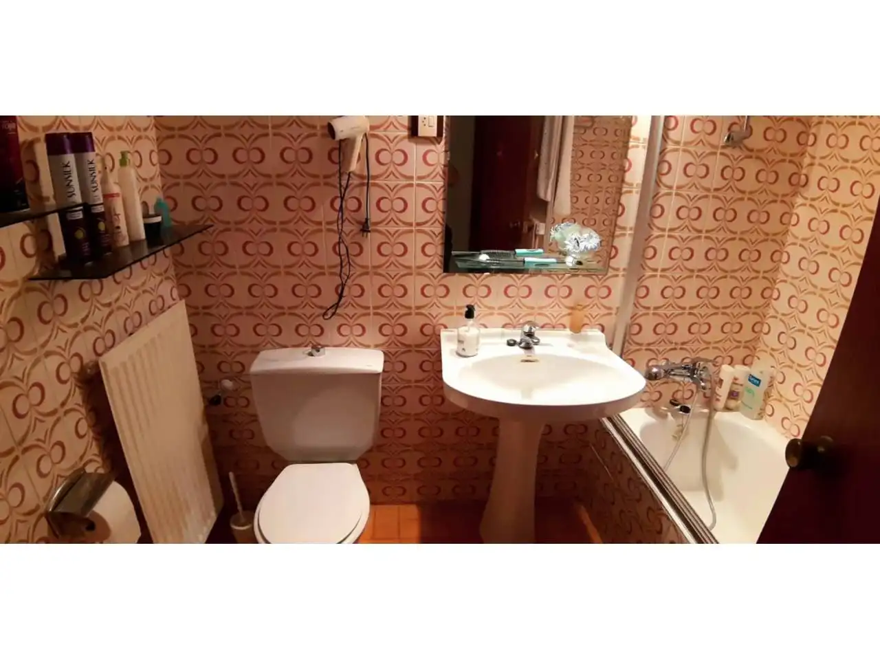 Baño de Piso en venta en Salou con Calefacción, Terraza y Amueblado