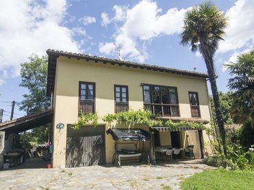 Casa con giardino in vendita a Celorio - Poó - Parres