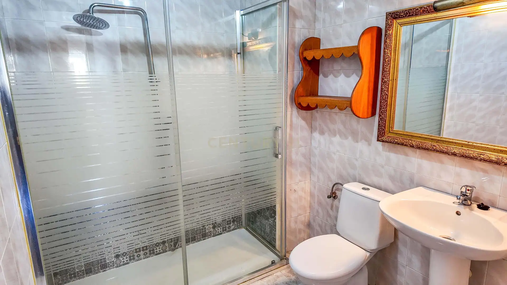 Baño de Piso de alquiler en Trujillo