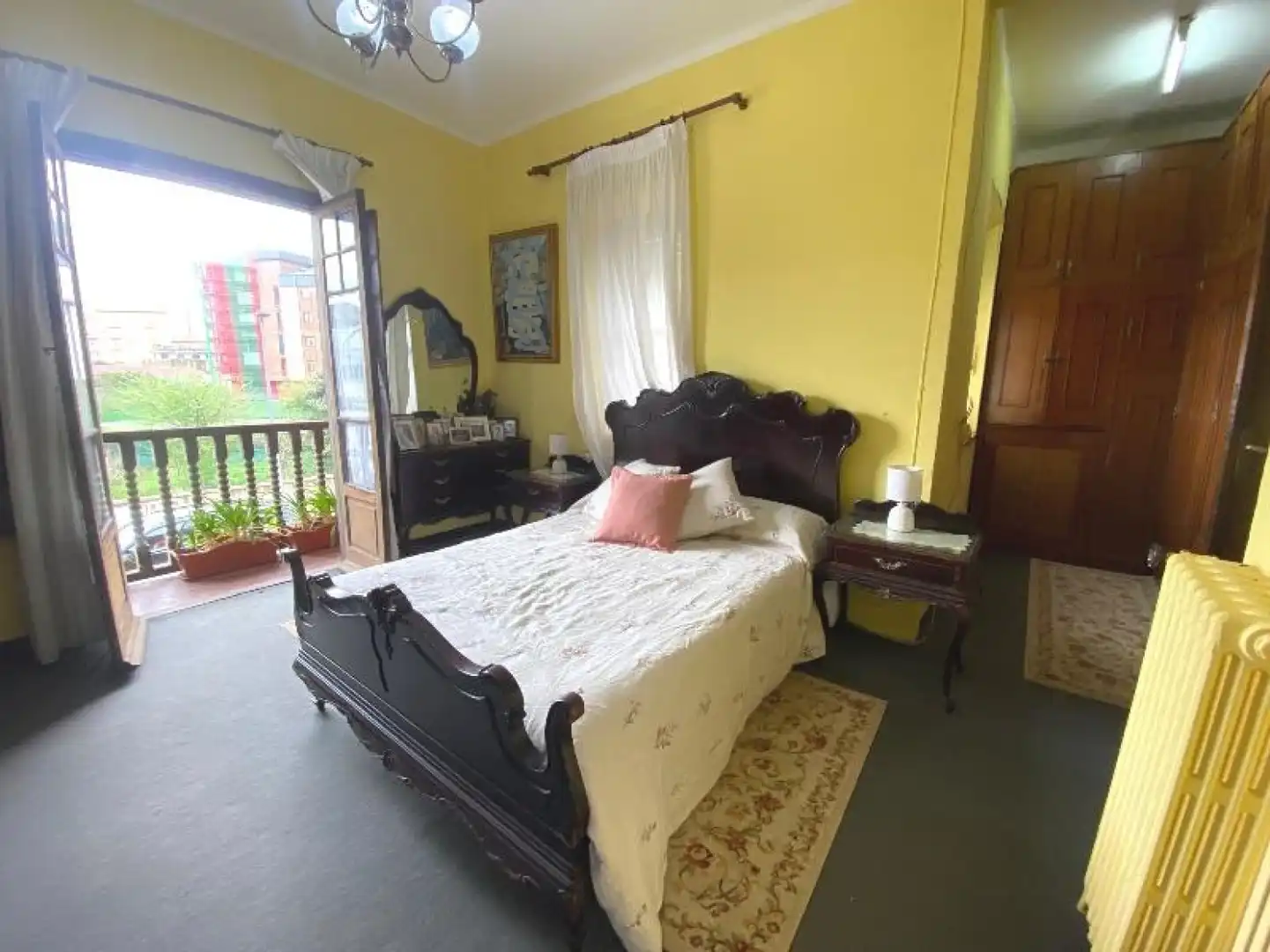 Habitación de Casa o chalet en venta en Torrelavega  con Calefacción, Trastero y Balcón