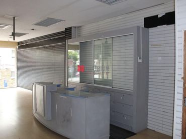 Local comercial de lloguer a Ensanche - Sar