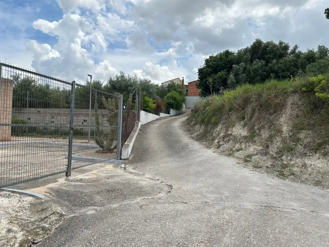 Aparcament de Casa o xalet en venda en Sempere amb Aire condicionat, Jardí privat i Terrassa