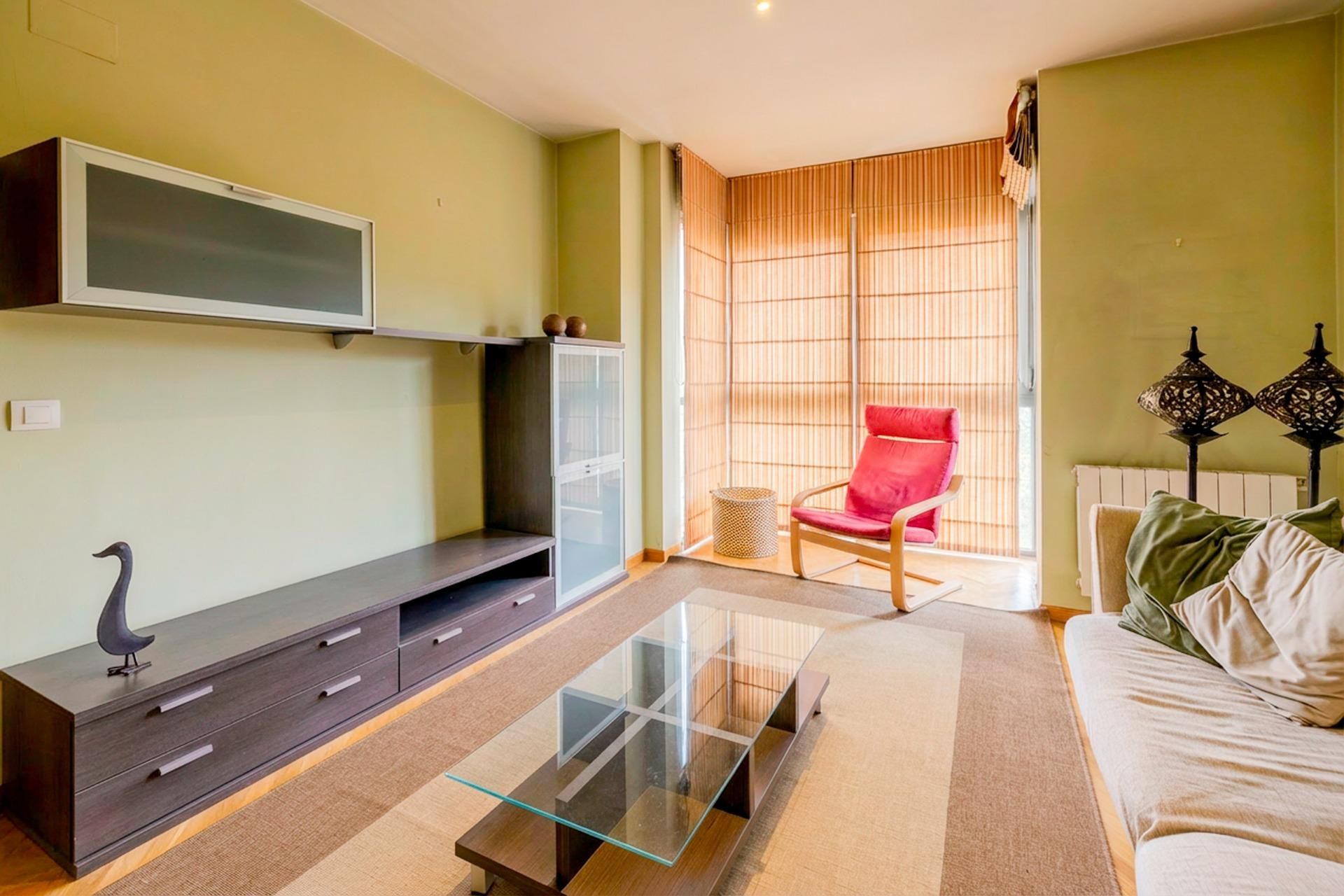 Living room of Flat for sale in  Madrid Capital  with Air Conditioner, Heating and Private garden