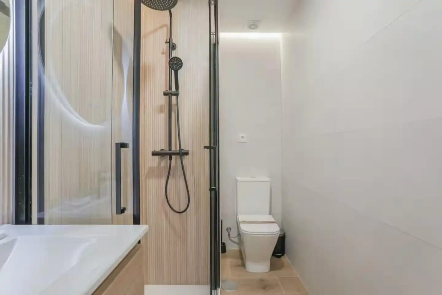 Bathroom of Study for sale in Madrid  with Heating