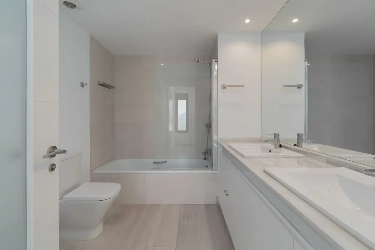 Baño de Casa adosada en venta en Ojén con Terraza, Trastero y Piscina