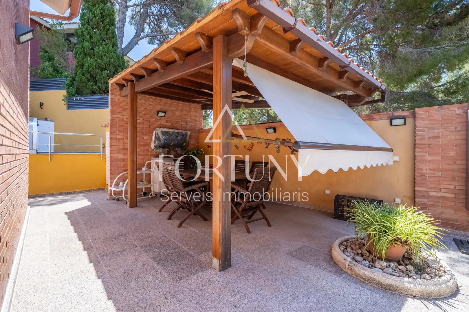 Houses for sale in ALTA GARROTXA, La Móra