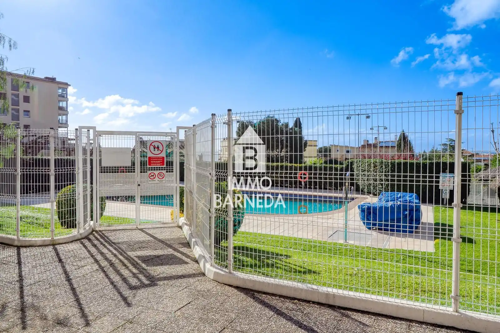 Außenansicht von Wohnung zum Verkauf in Roses mit Heizung, Terrasse und Schwimmbad