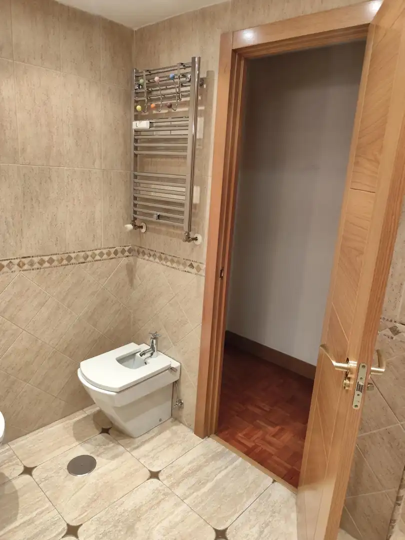 Bany de Pis en venda en Madrid amb Calefacció, Moblat i Balcó