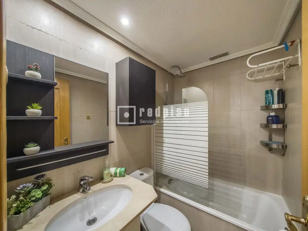 Bathroom of Flat for sale in Alcorcón  with Private garden and Swimming Pool