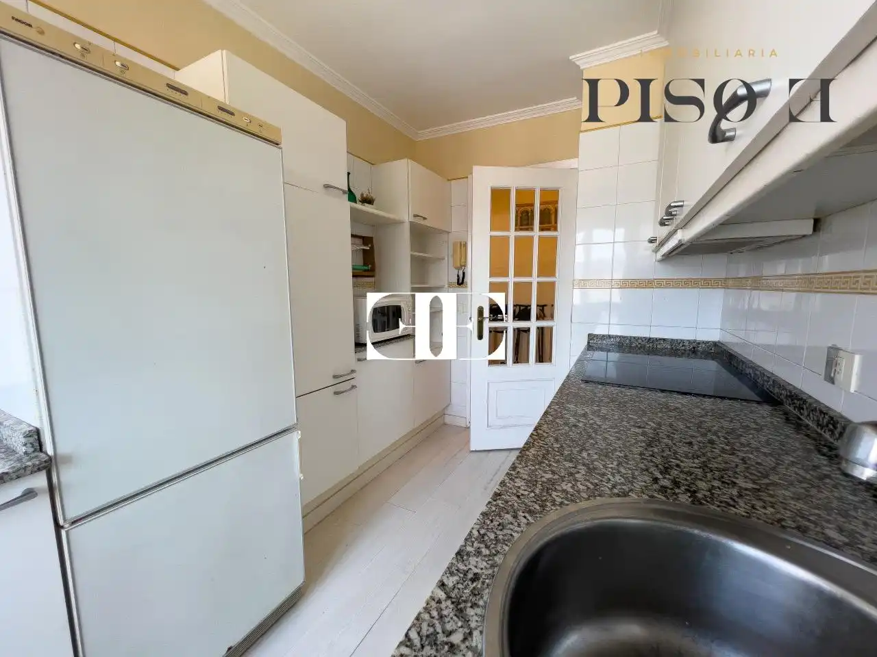 Cocina de Apartamento en venta en Vigo  con Calefacción y Trastero