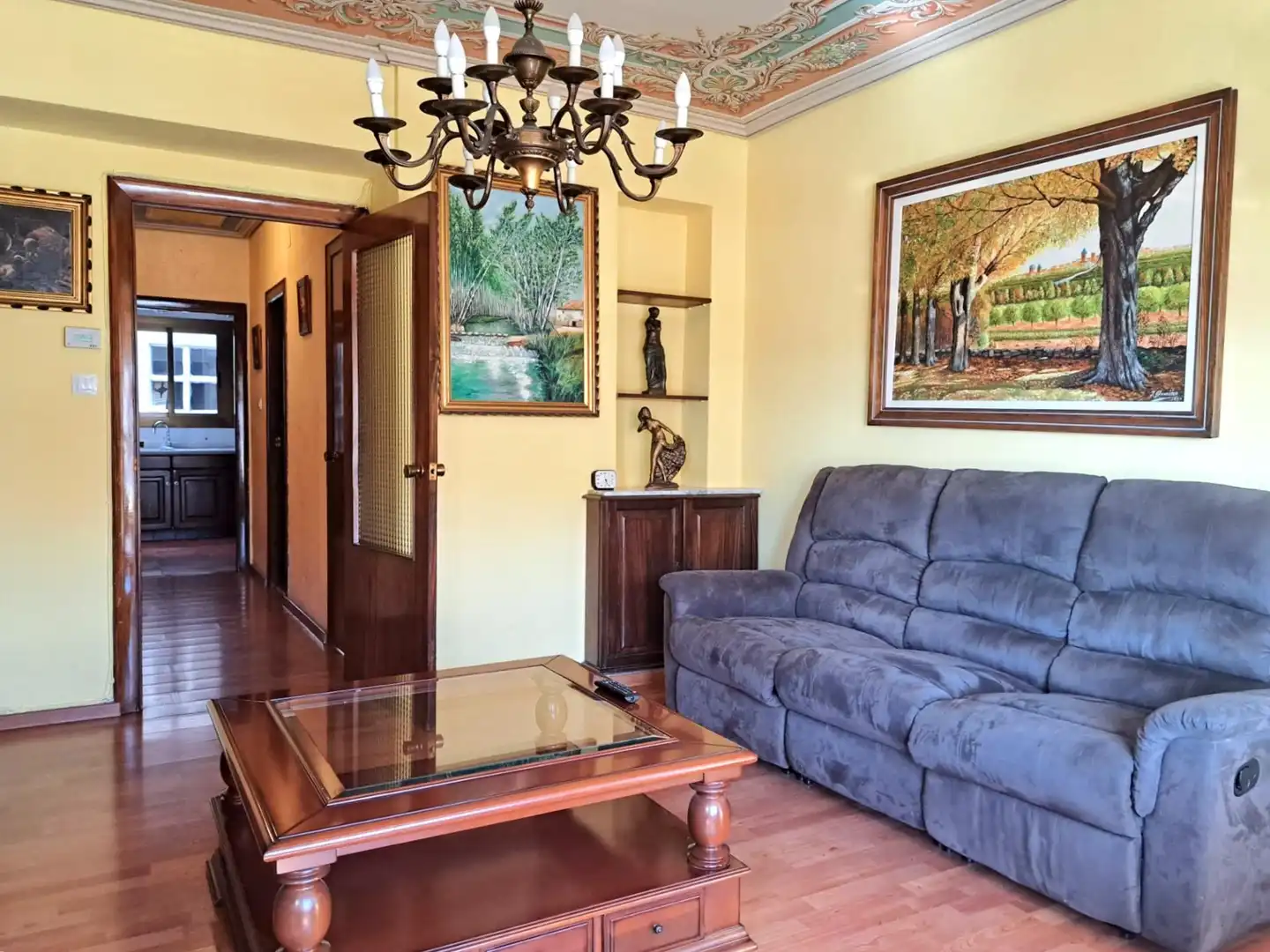 Living room of Flat for sale in Requena  with Heating, Parquet flooring and Terrace