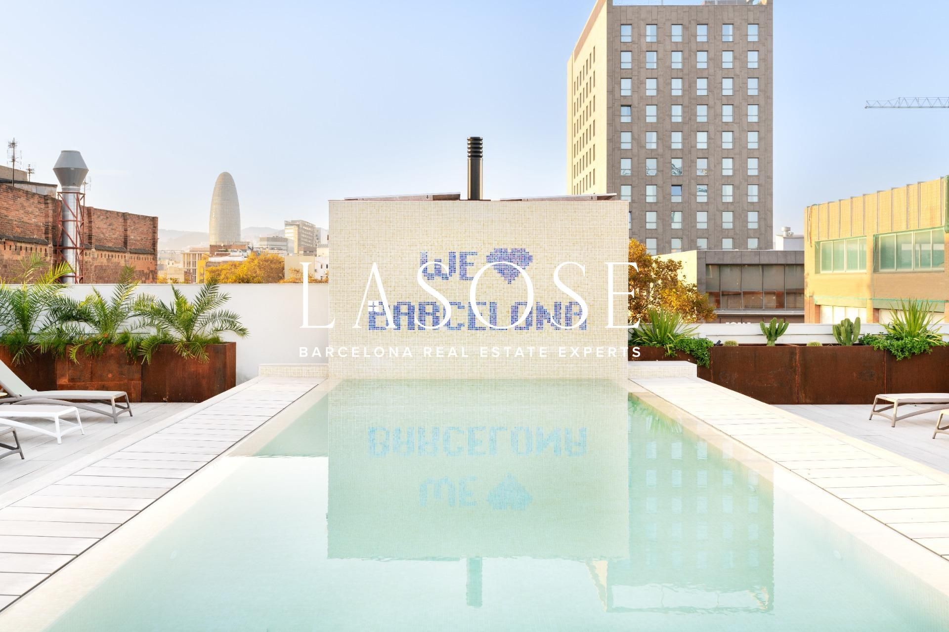 Exterior view of Apartment to rent in  Barcelona Capital  with Heating and Community pool