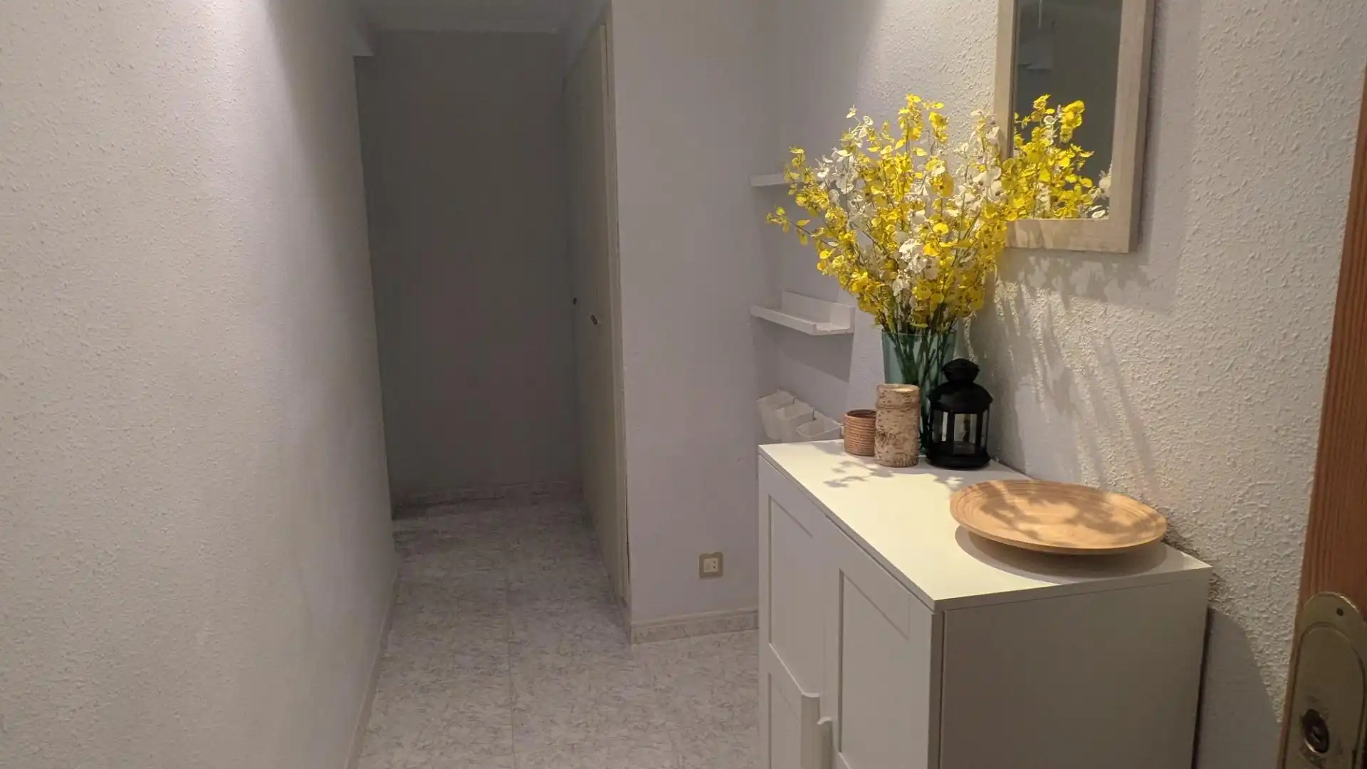 Flat for rent in Valencia  with Air Conditioner