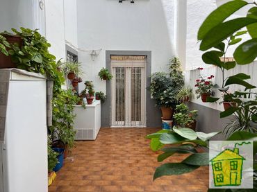 Pis amb balcó en venda a Andújar