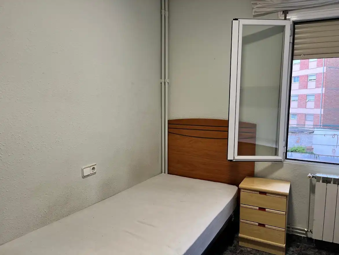 Habitación de Piso de alquiler en Lleida con Calefacción, Amueblado y Horno