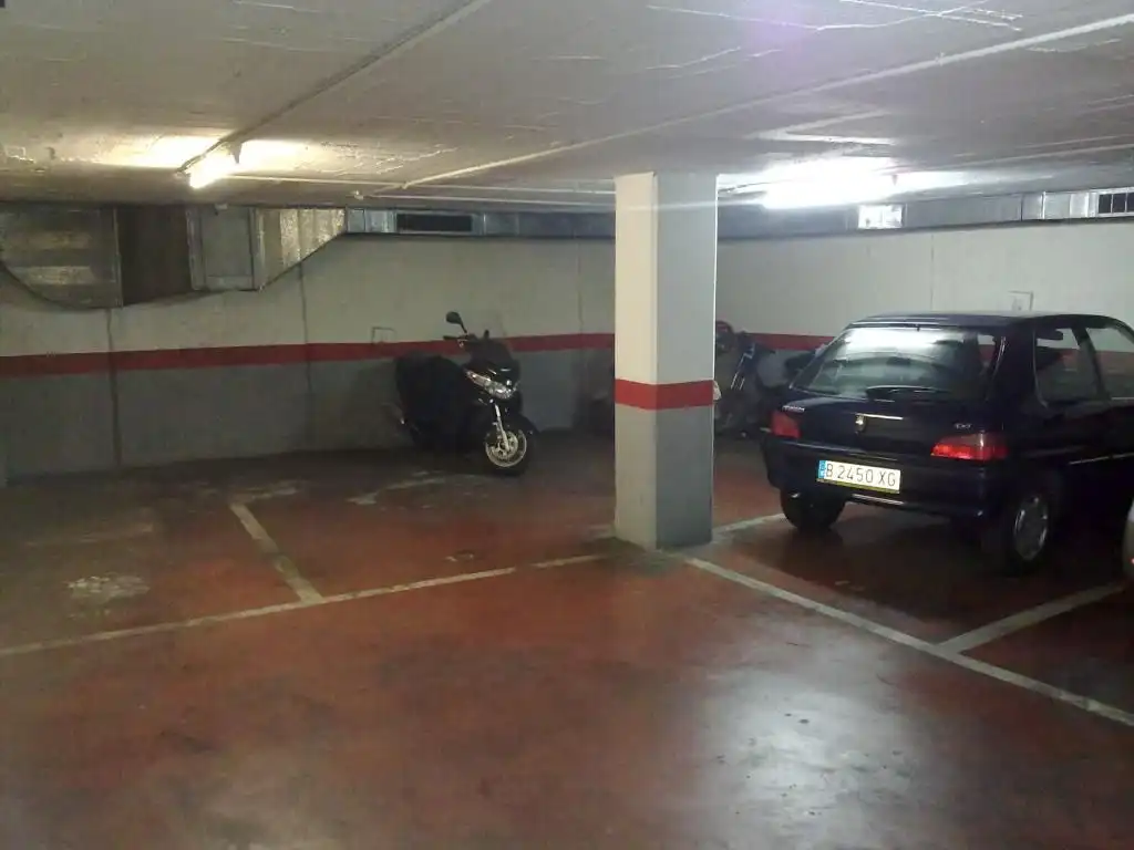 Parkplatz von Garage zur Miete in L'Hospitalet de Llobregat
