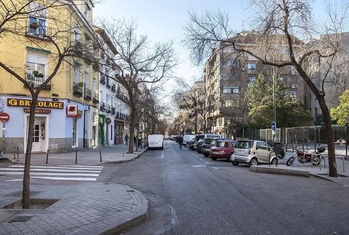 Außenansicht von Erdgeschoss zum Verkauf in Madrid mit Klimaanlage, Heizung und Möbliert