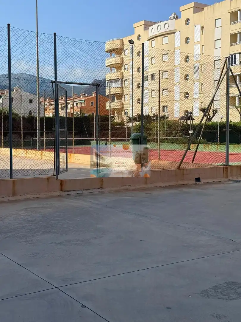 Parkplatz von Wohnung zur Miete in Benicasim / Benicàssim mit Klimaanlage, Heizung und Terrasse