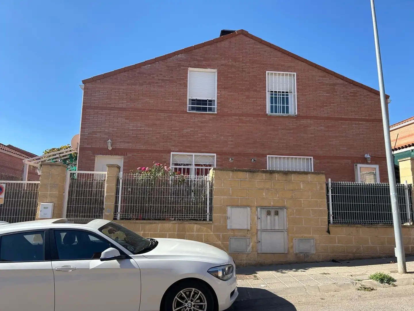 Vista exterior de Casa o chalet en venta en Pioz con Aire acondicionado y Calefacción