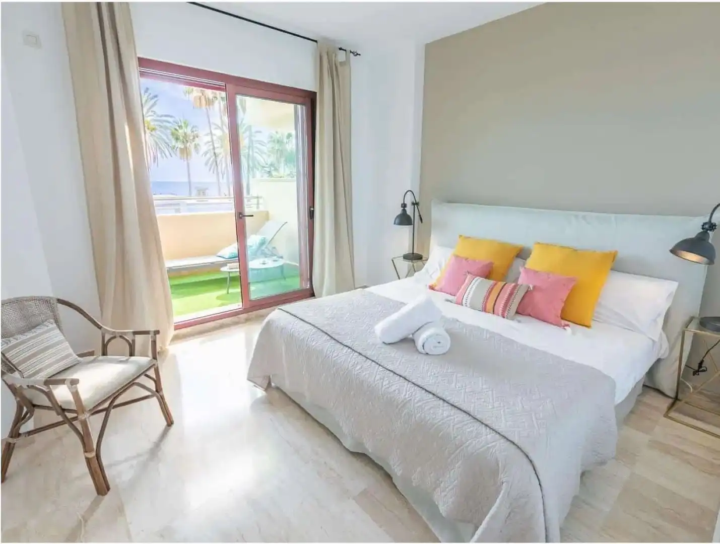 Habitación de Piso en venta en Marbella con Aire acondicionado, Terraza y Amueblado