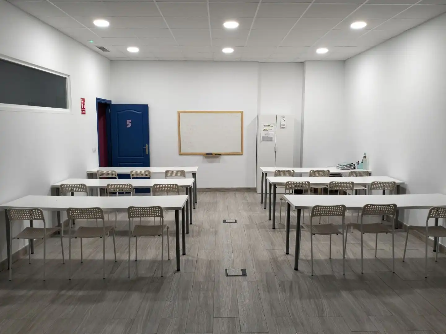 Oficina de alquiler en San Fernando con Internet
