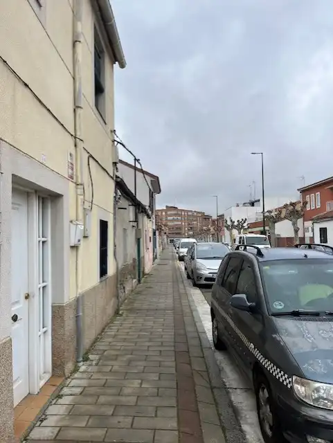 Vista exterior de Casa o xalet en venda en Valladolid amb Calefacció, Jardí privat i Terrassa