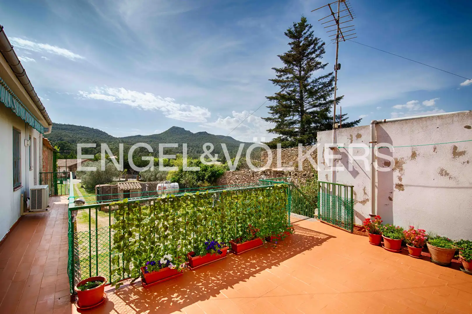 Casa rustica con terrazza in vendita a Carrer Major