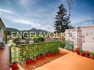 Casa rustica con balcone in vendita a Carrer Major