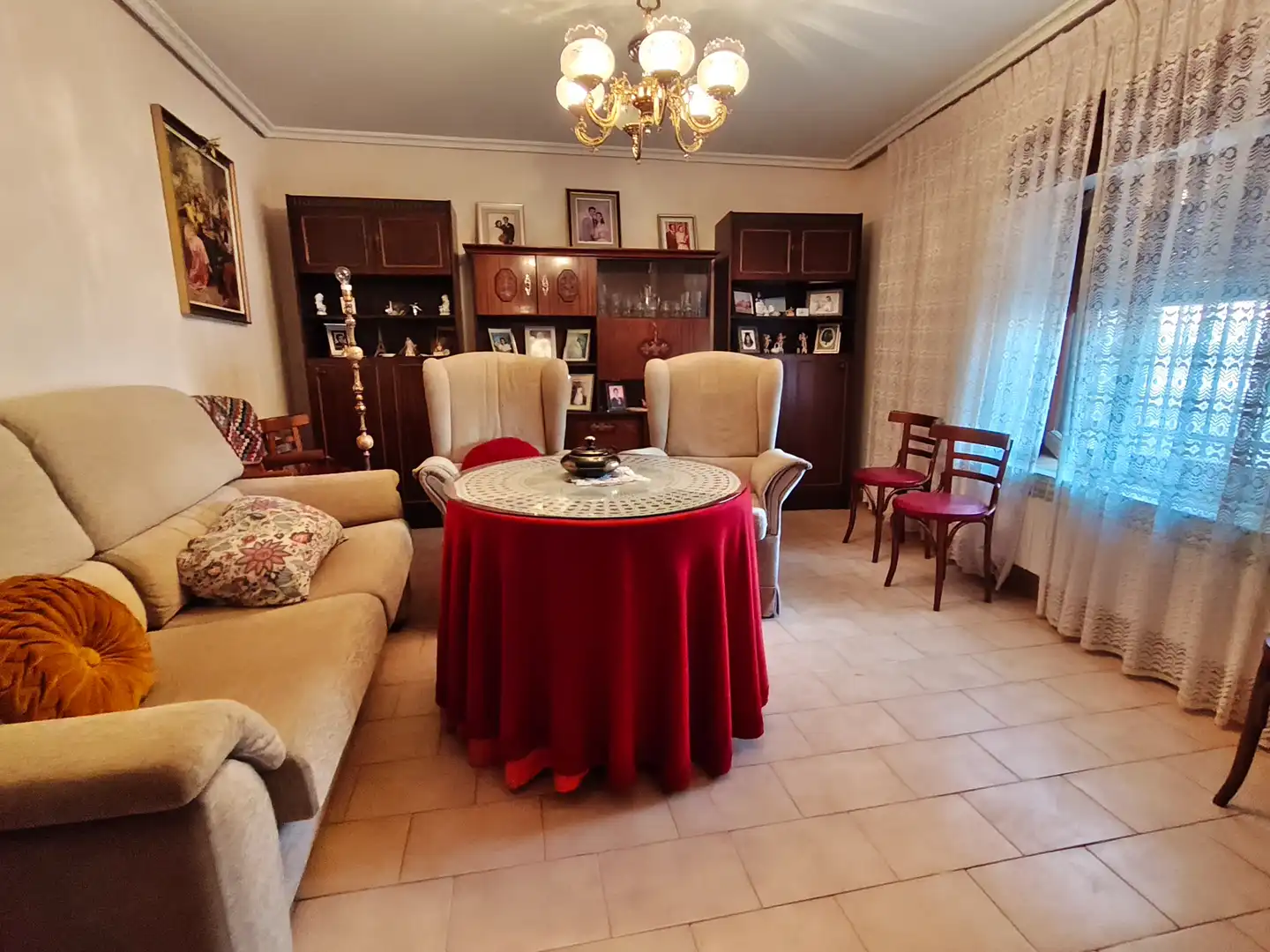 Sala d'estar de Casa o xalet en venda en Brahojos de Medina amb Calefacció, Jardí privat i Traster