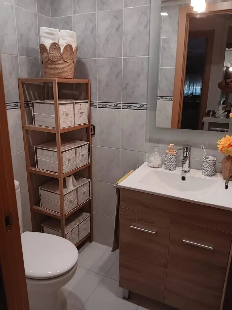 Bathroom of Flat for sale in Madrid  with Air Conditioner and Heating