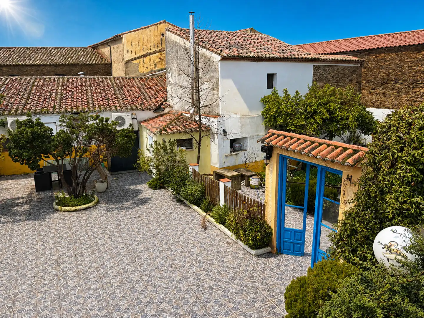 Vista exterior de Casa o chalet en venta en Madroñera con Jardín privado, Horno y Lavadora