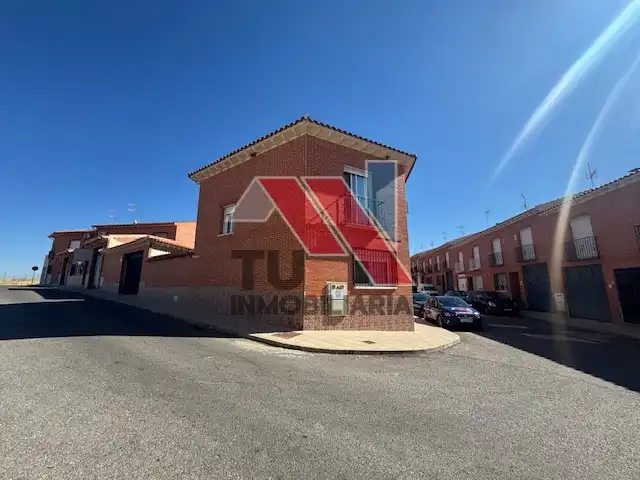 Vista exterior de Casa o chalet en venta en Novés con Terraza y Balcón