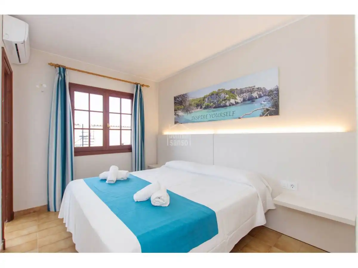 Dormitori de Apartament en venda en Alaior amb Jardí privat, Terrassa i Piscina