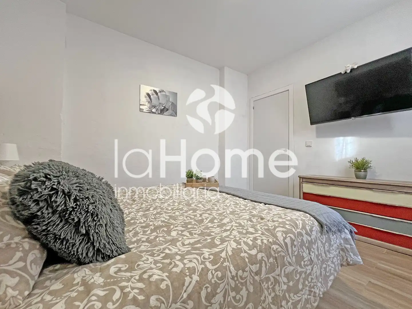Habitación de Casa adosada en venta en Paterna con Aire acondicionado, Terraza y Horno
