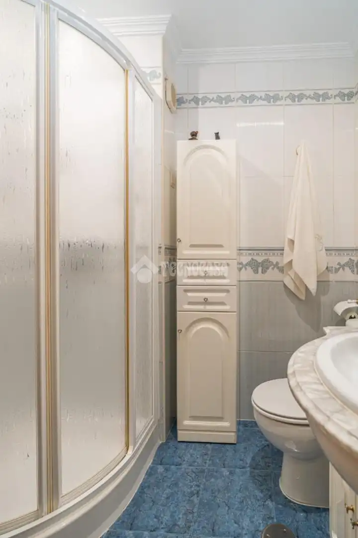 Baño de Piso en venta en Linares con Aire acondicionado, Terraza y Balcón