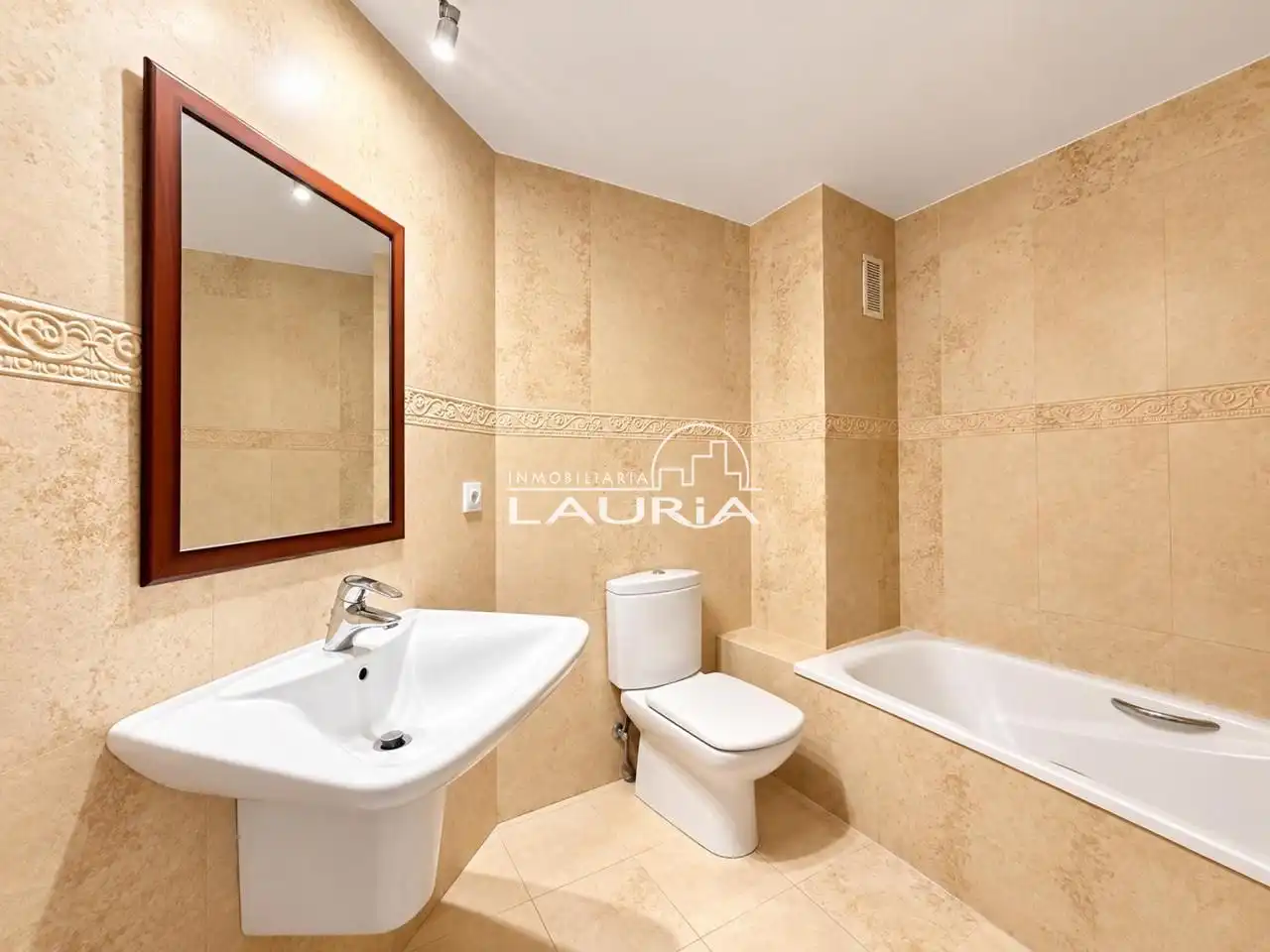 Bathroom of Flat for rent in L'Eixample